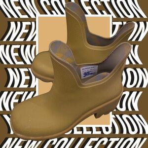 Burberry brown Ankle Rain Boots